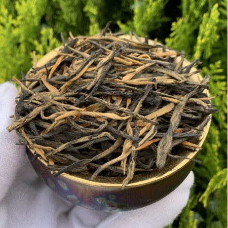 Юньнаньский черный чай с большими золотыми иглами - 100 г